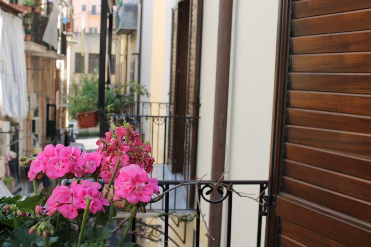 Casa Cló alla Cattedrale Palermo Exterior foto